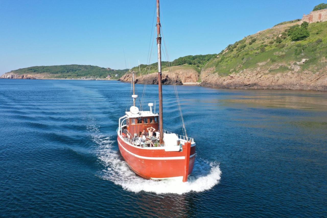Varra Water - Unique Boat Accomodation - Bornholm Neksø Exterior foto